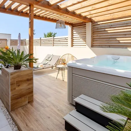 Lejlighed L'entre Deux-suite Romantique - Jacuzzi Privatif - Clim Reversible - Wifi