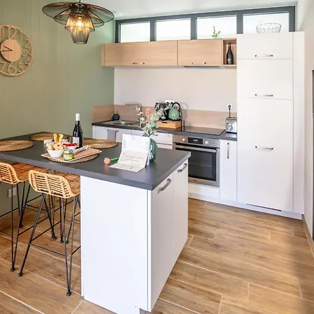 L'entre Deux-suite Romantique - Jacuzzi Privatif - Clim Reversible - Wifi Lejlighed Le Somail