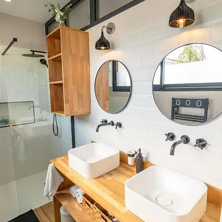 L'entre Deux-suite Romantique - Jacuzzi Privatif - Clim Reversible - Wifi Lejlighed