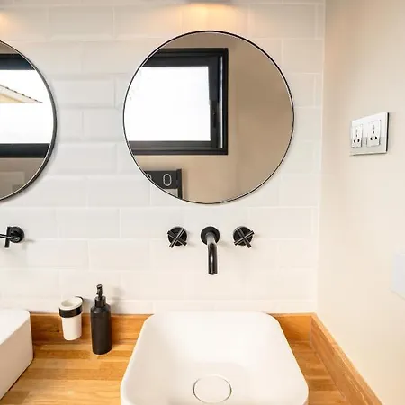 L'entre Deux-suite Romantique - Jacuzzi Privatif - Clim Reversible - Wifi Lejlighed Le Somail