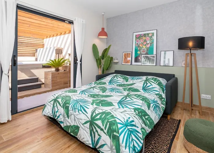 L'entre Deux-suite Romantique - Jacuzzi Privatif - Clim Reversible - Wifi Lejlighed