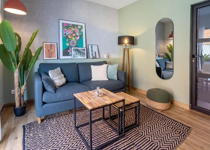 L'entre Deux-suite Romantique - Jacuzzi Privatif - Clim Reversible - Wifi Le Somail