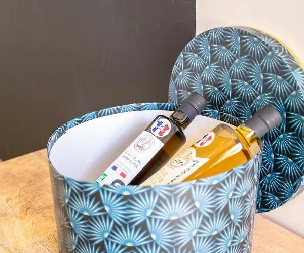 L'entre Deux-suite Romantique - Jacuzzi Privatif - Clim Reversible - Wifi Lejlighed Le Somail