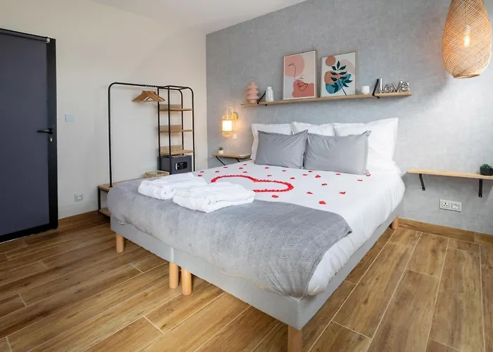 Lejlighed L'entre Deux-suite Romantique - Jacuzzi Privatif - Clim Reversible - Wifi Le Somail